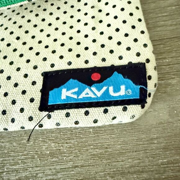 Kavu Fold Over Crossbody Bag in Cream & Black Dot with Green Accent - Picture 5 of 5